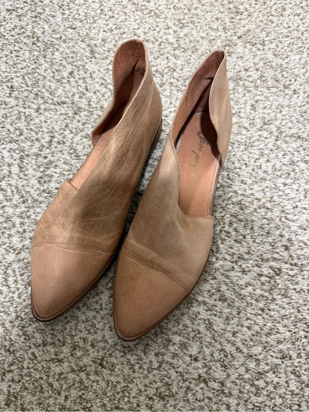 Free people royale flat tan sz 38.5/ us 8